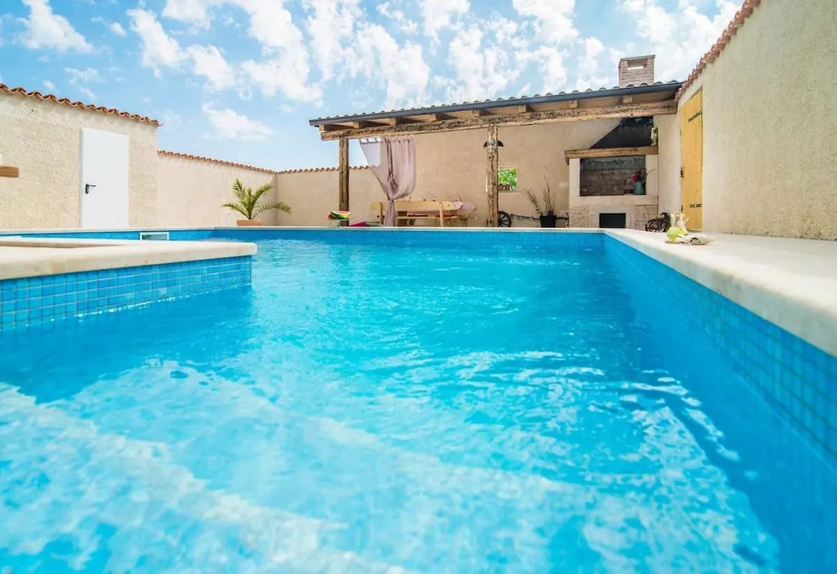 Holiday House Eleonora Barban 0*,